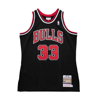 Chicago Bulls Scottie Pippen Mitchell and Ness Swingman Jersey - Alternate Black (1997/98)